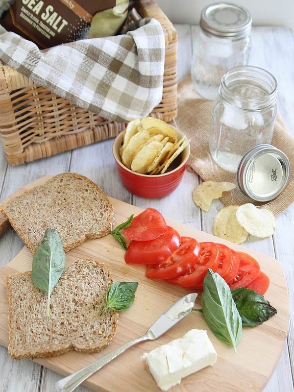 Cream Cheese Tomato and Basil Sandwich