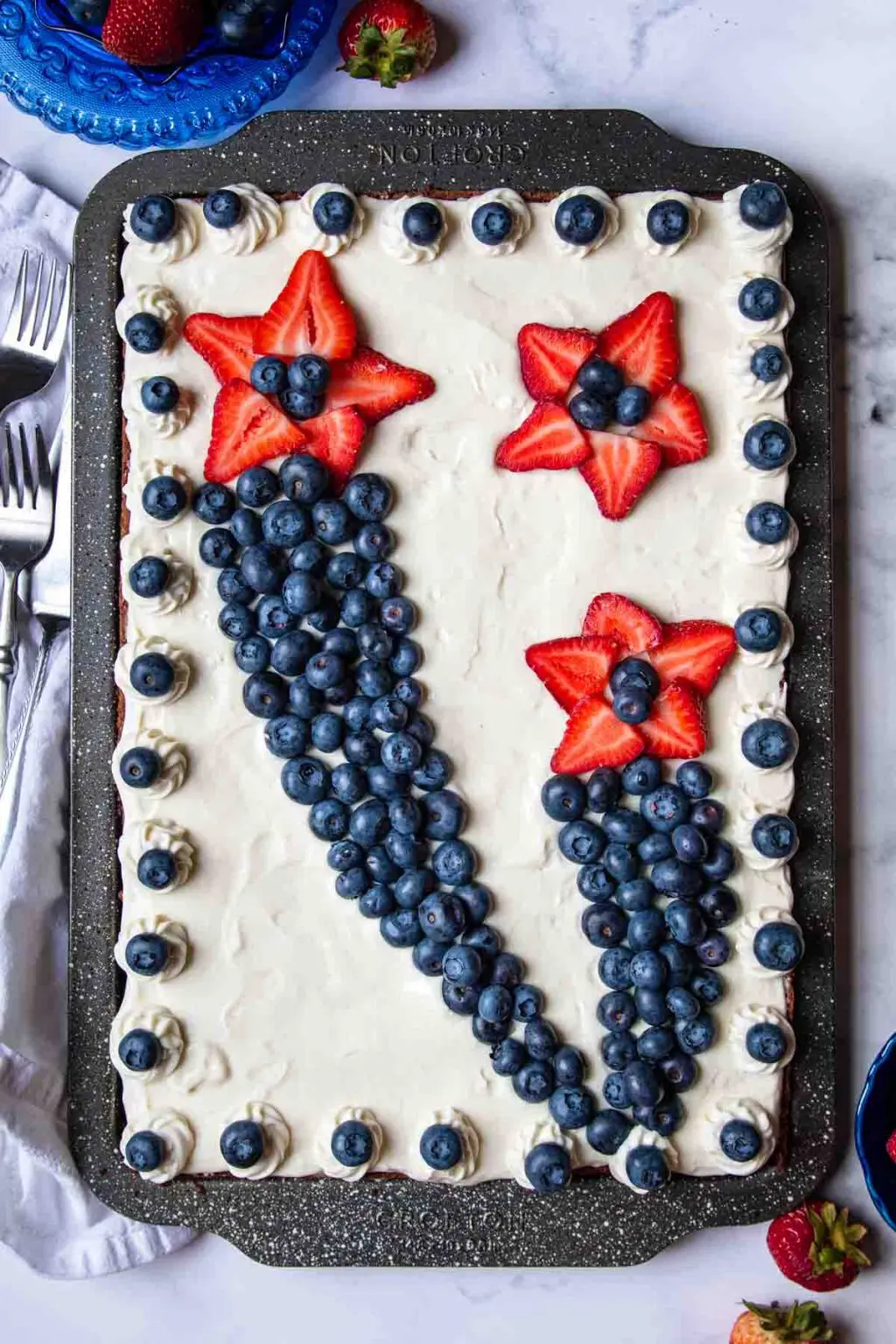 19 Easy Patriotic Desserts 17 4th of July brownies 3