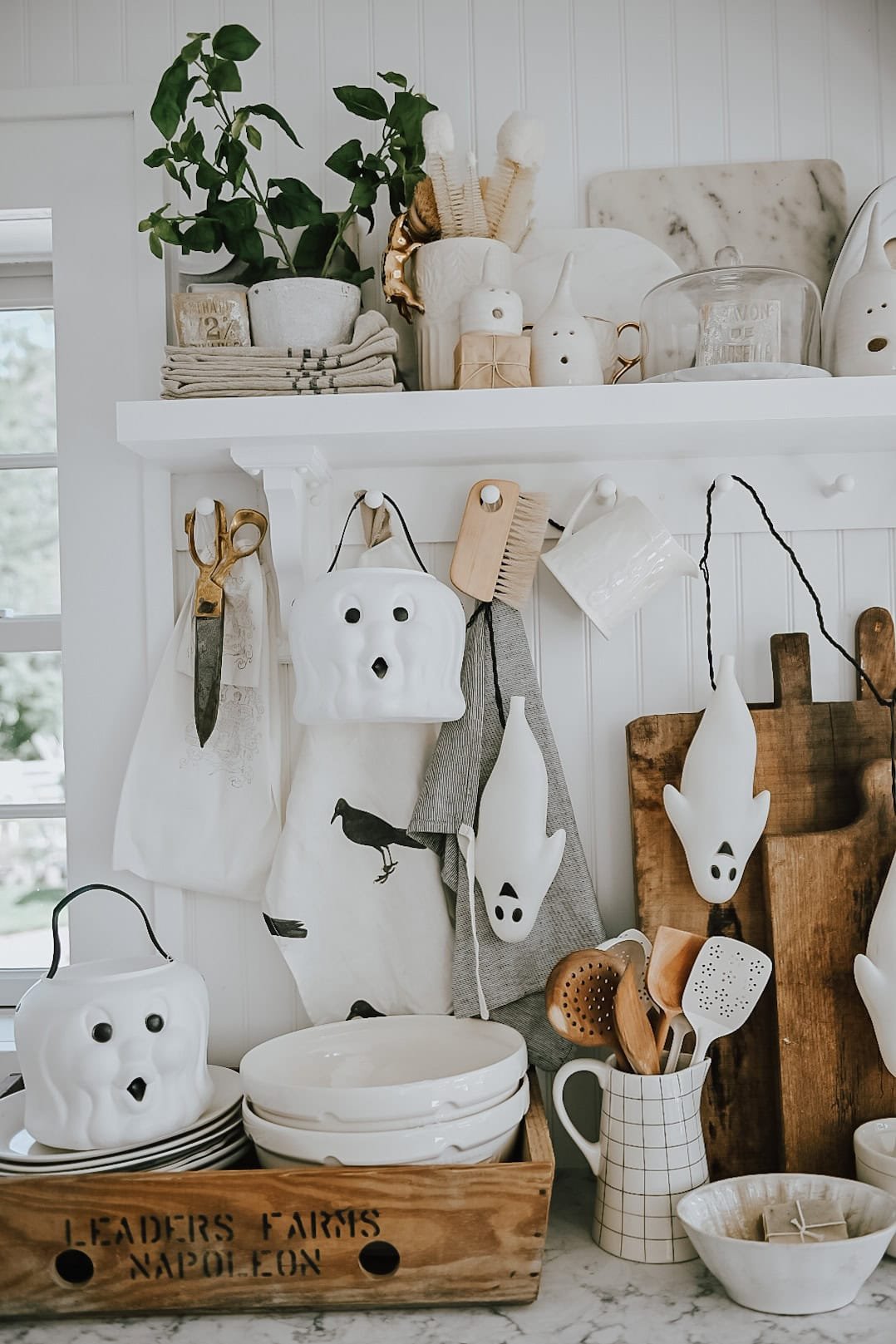 15 Best Farmhouse Halloween Decor 14 BK3 5998 2
