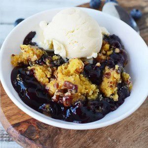 25 Easy Crockpot Desserts 19 BLUEBERRY DUMP CAKE 13