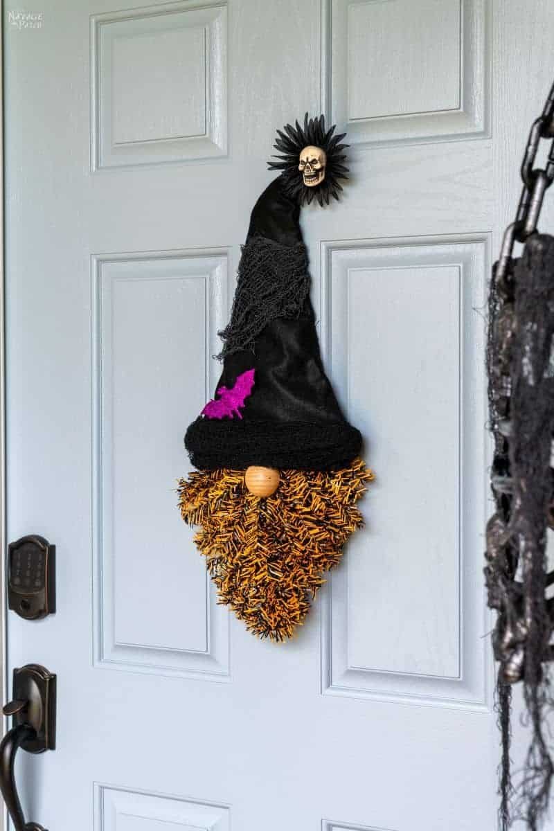 21 Easy Dollar Store Halloween Crafts 2 DIY Dollar Tree Halloween Gnome Wreath 044