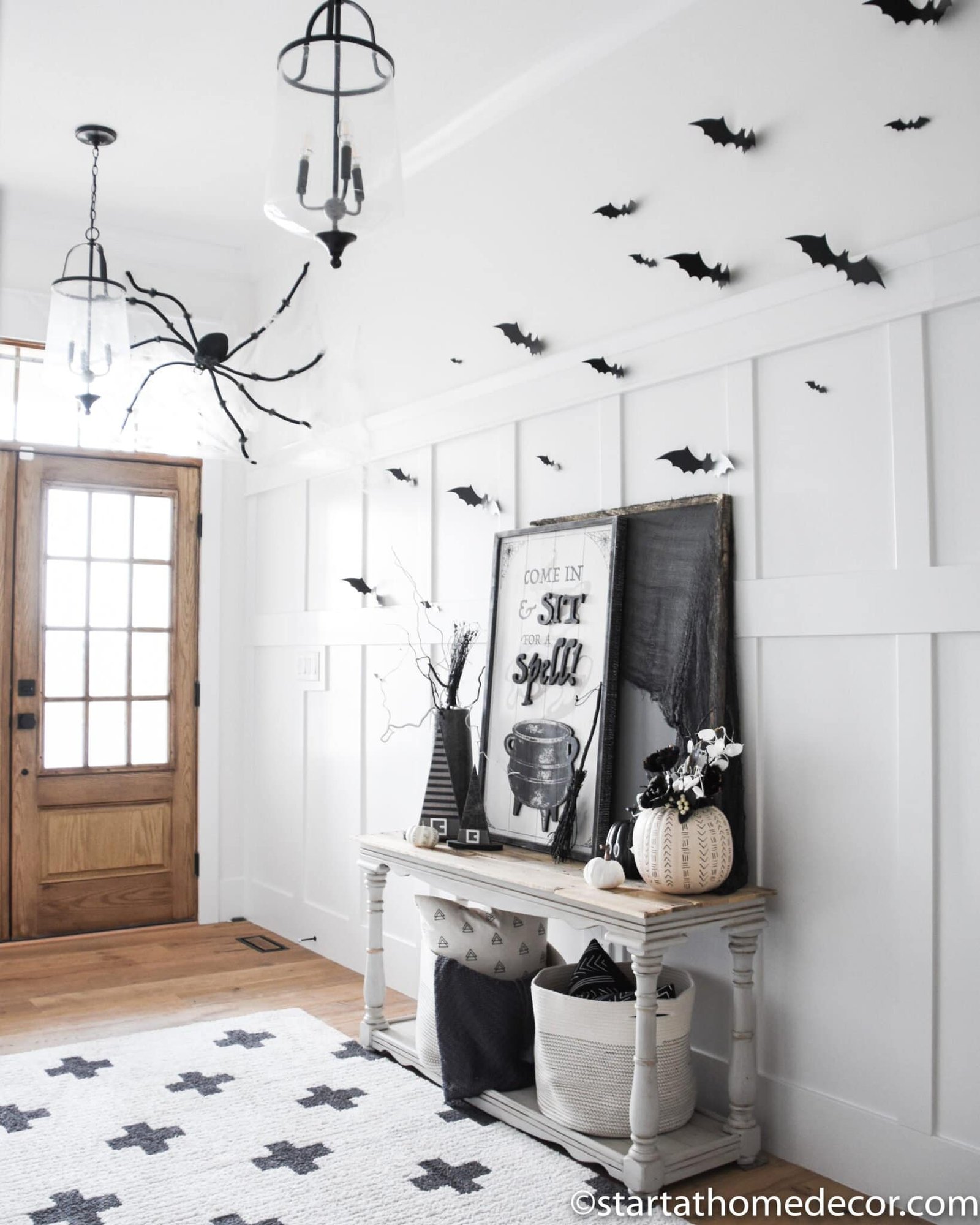 15 Best Farmhouse Halloween Decor 8 halloweenentryway