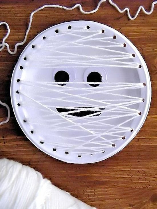 21 Easy Fall Crafts For Preschoolers 3 mummy paper plate lacing craft